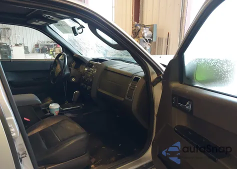 2011 Ford Escape Limited z USA, uszkodzony, nr VIN 1FMCU0E73BKB72064